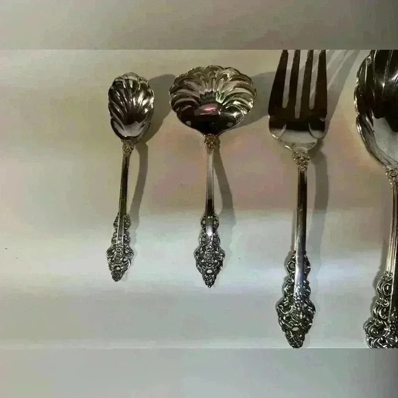 International Deep Silver Silverplate Rochambeau Flatware 113 Pieces Please Read - Picture 4 of 11